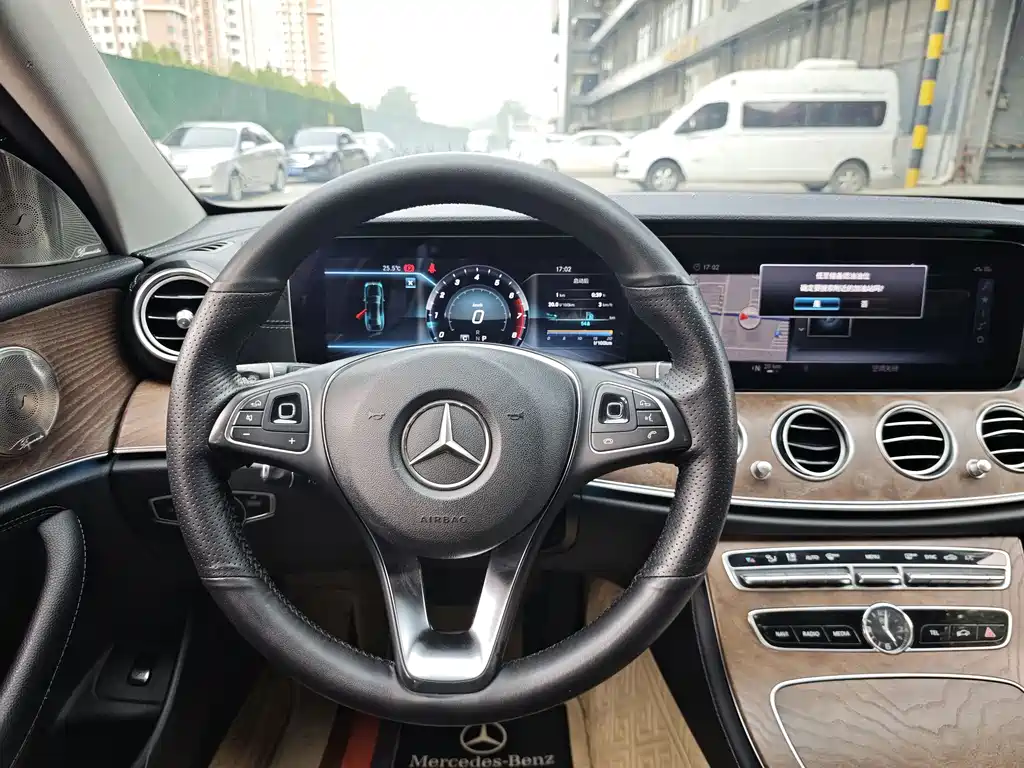 Mercedes-Benz E-Class E 2018 E 300 L Fashion