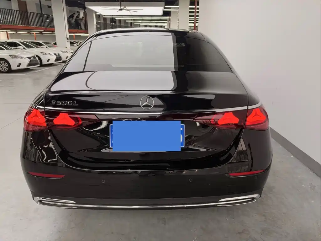 Mercedes-Benz E-Class — миниатюра 14