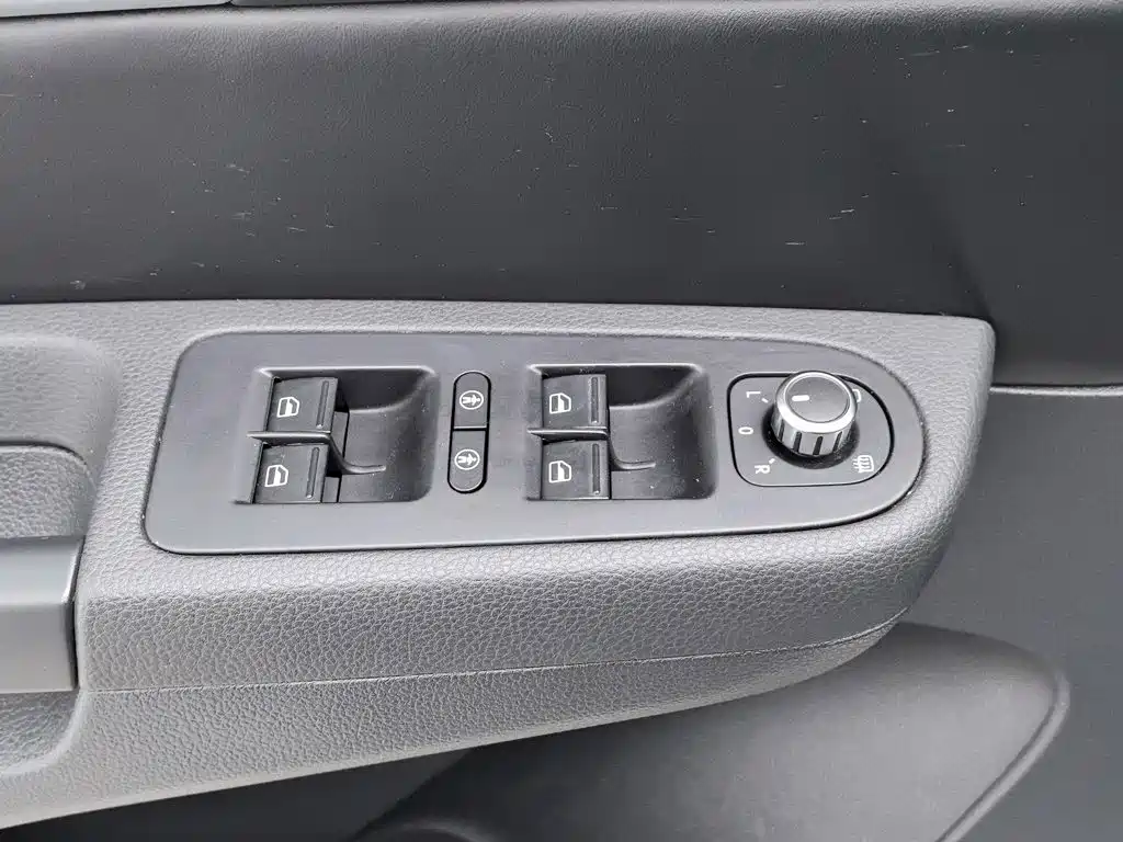 Volkswagen Sharan — миниатюра 9