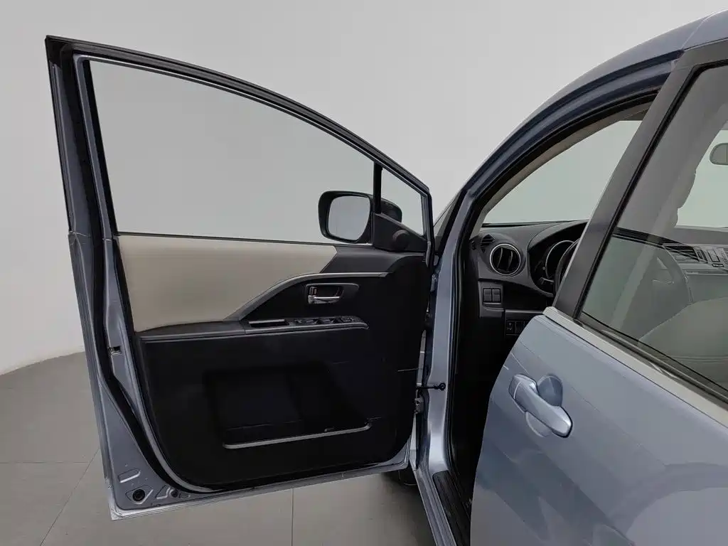 Mazda 5 — миниатюра 8