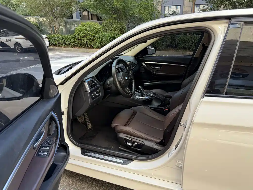 BMW 3 Series — миниатюра 10
