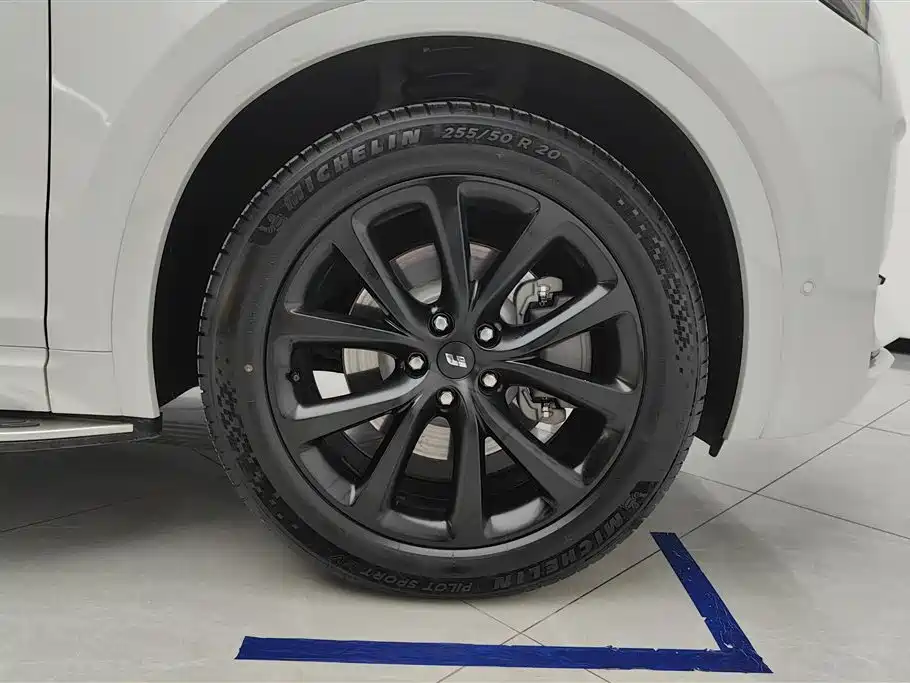 Li Auto ONE 2021 6 мест
