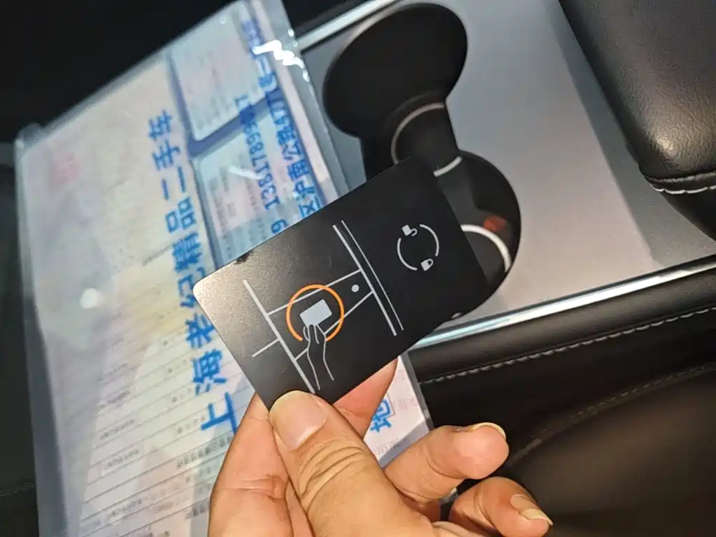 Tesla Model 3 — миниатюра 9