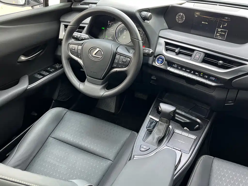 Lexus UX — миниатюра 10