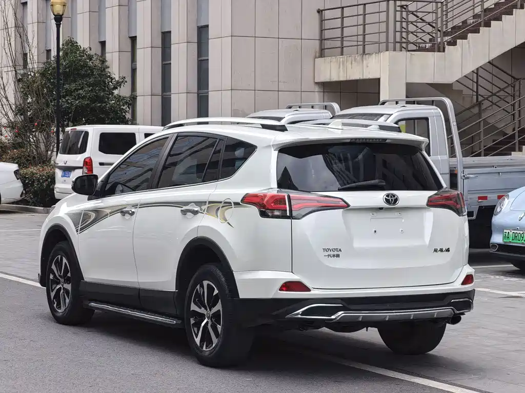 TOYOTA RAV4 RONGFANG