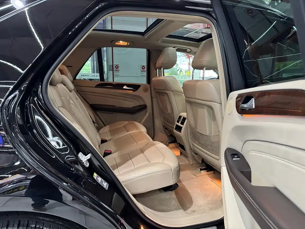 Mercedes-Benz M-Class — миниатюра 9
