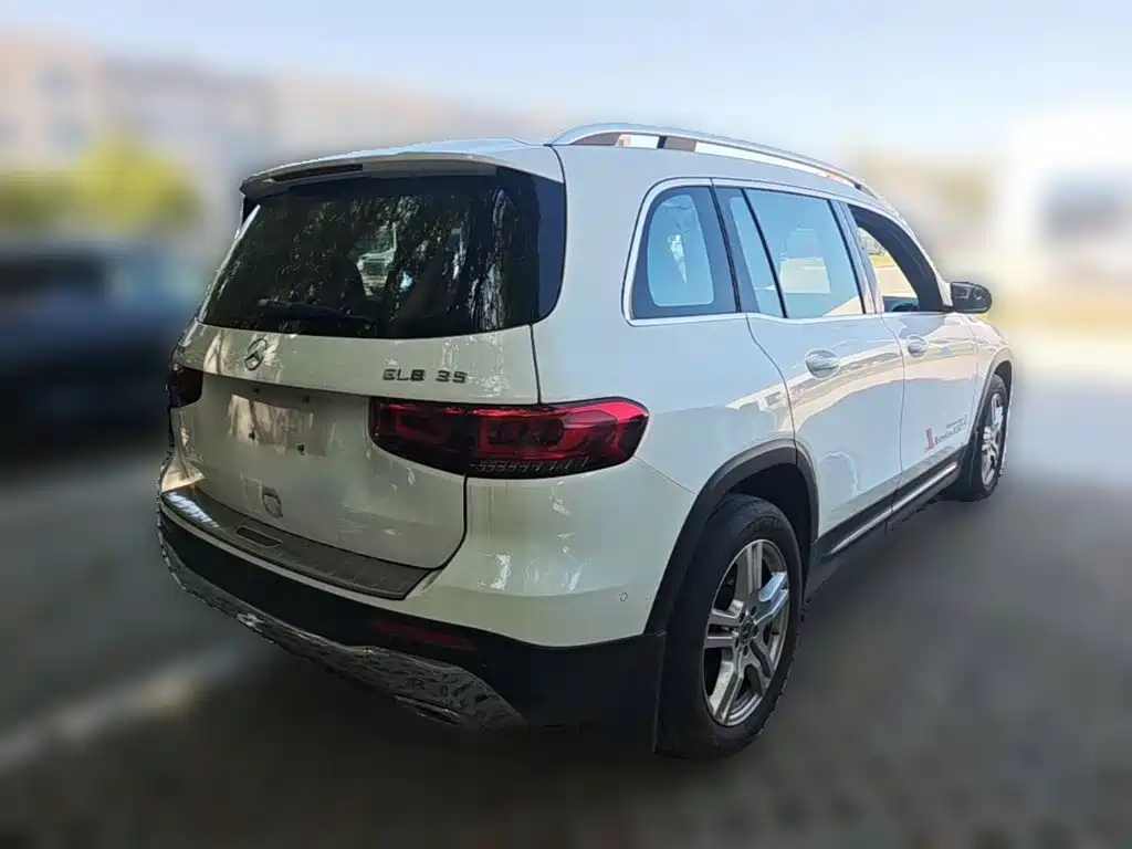 Mercedes-Benz GLB — миниатюра 10