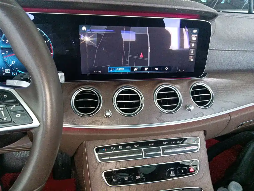 MERCEDES-BENZ E CLASS