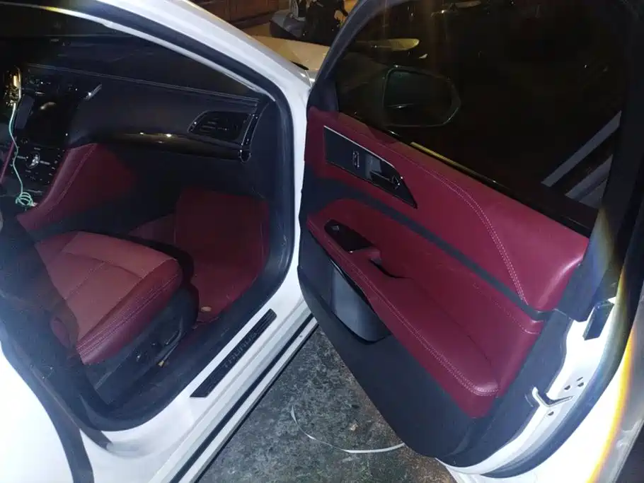 Ford Taurus — миниатюра 8