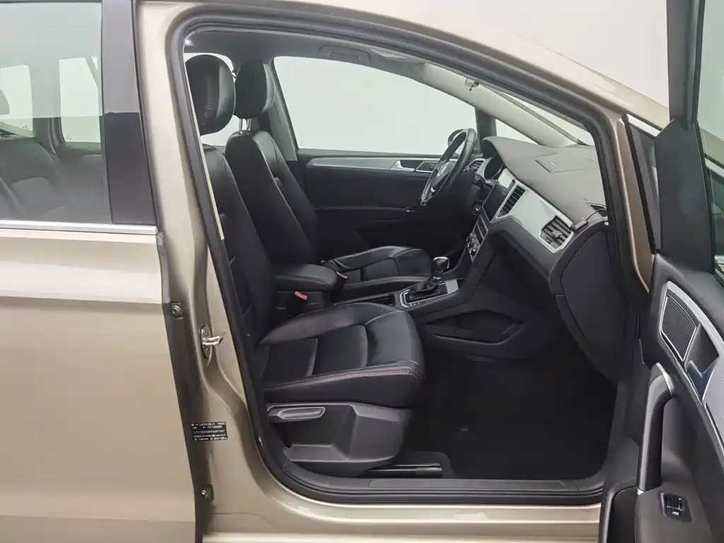 Volkswagen Golf Sportsvan — миниатюра 23