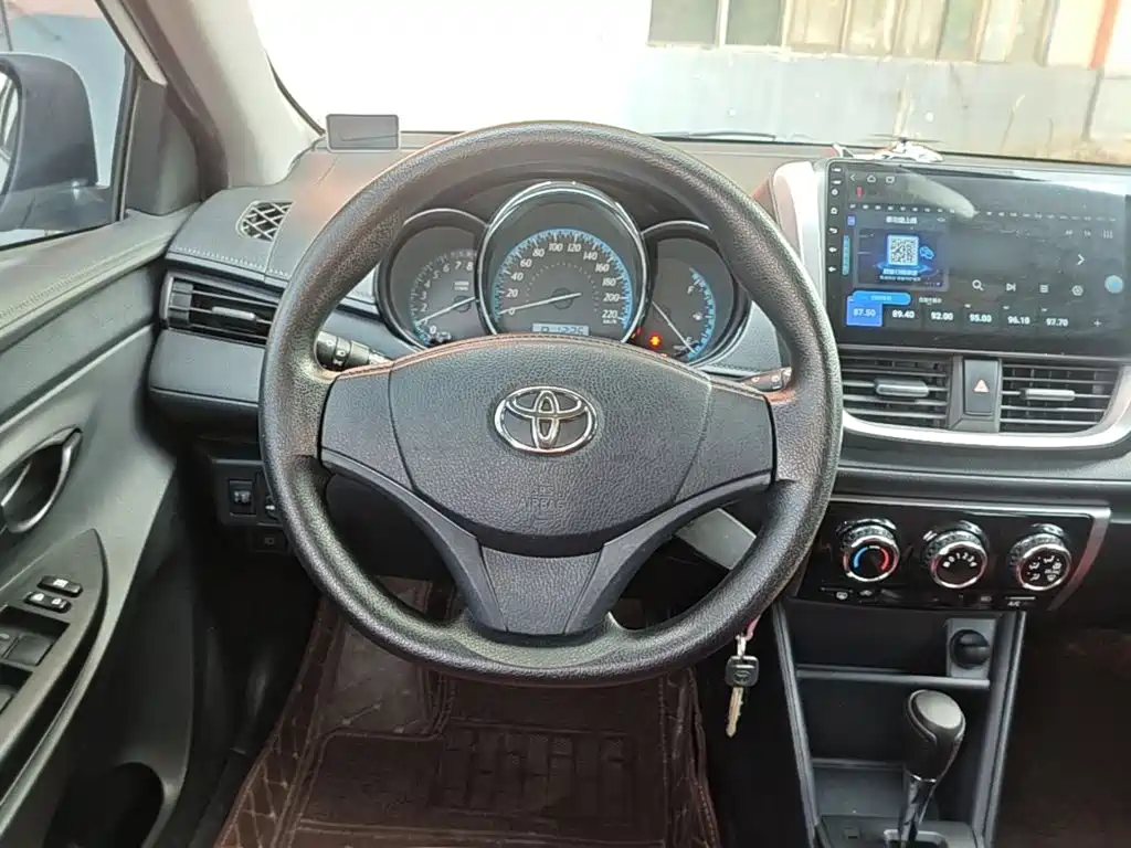 Toyota Yaris L — миниатюра 11