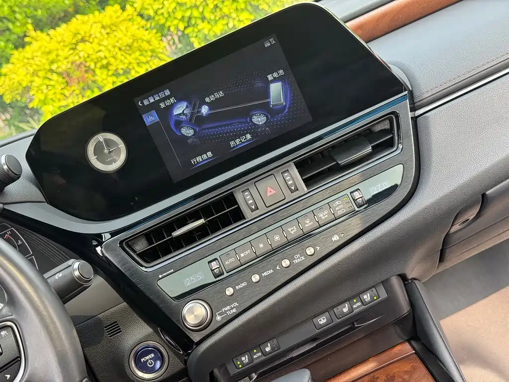 Lexus ES — миниатюра 10