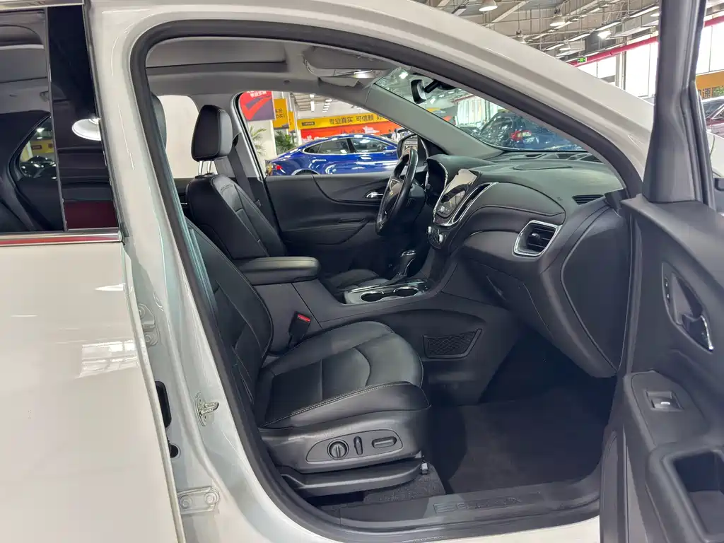 Chevrolet Equinox — миниатюра 10