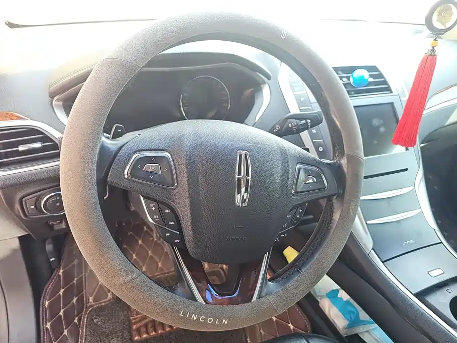 Lincoln MKZ — миниатюра 15