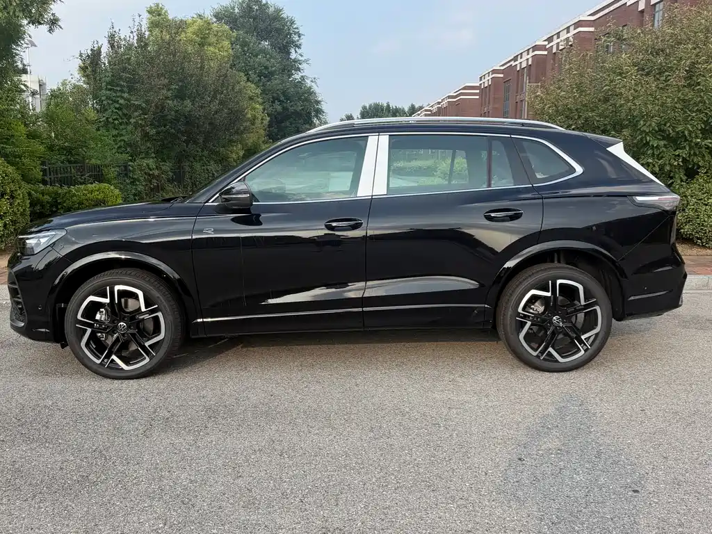 Volkswagen Tiguan L — миниатюра 6