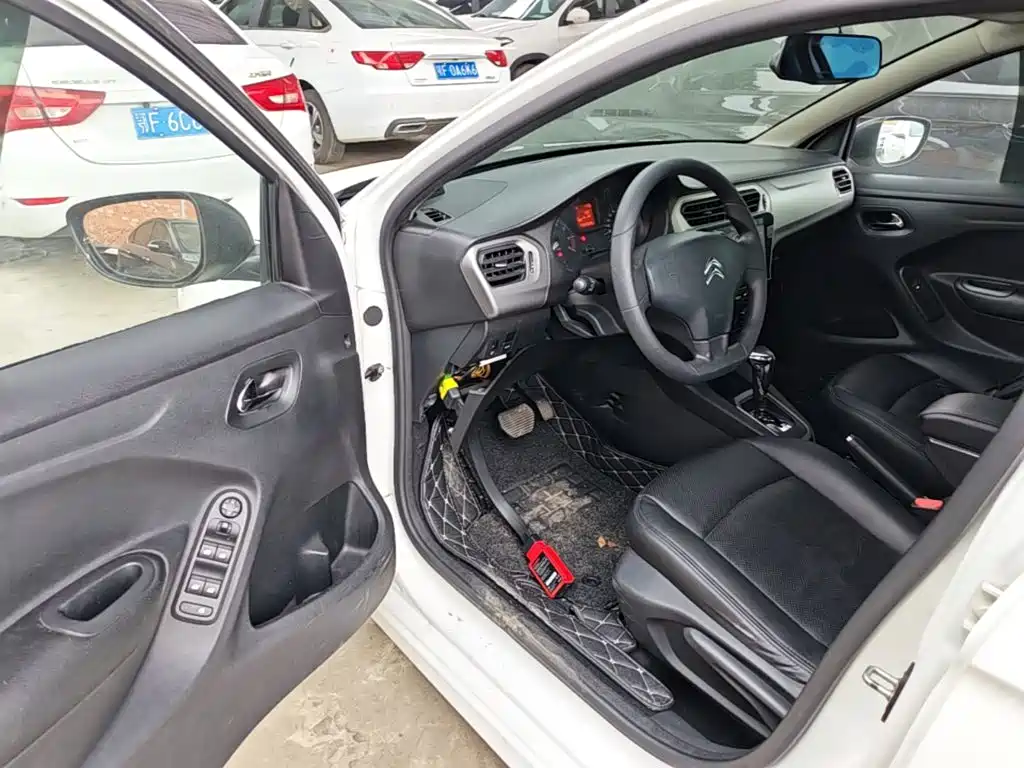 Citroen Elysee — миниатюра 16