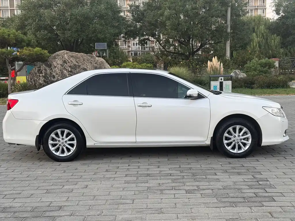 Toyota Camry — миниатюра 8