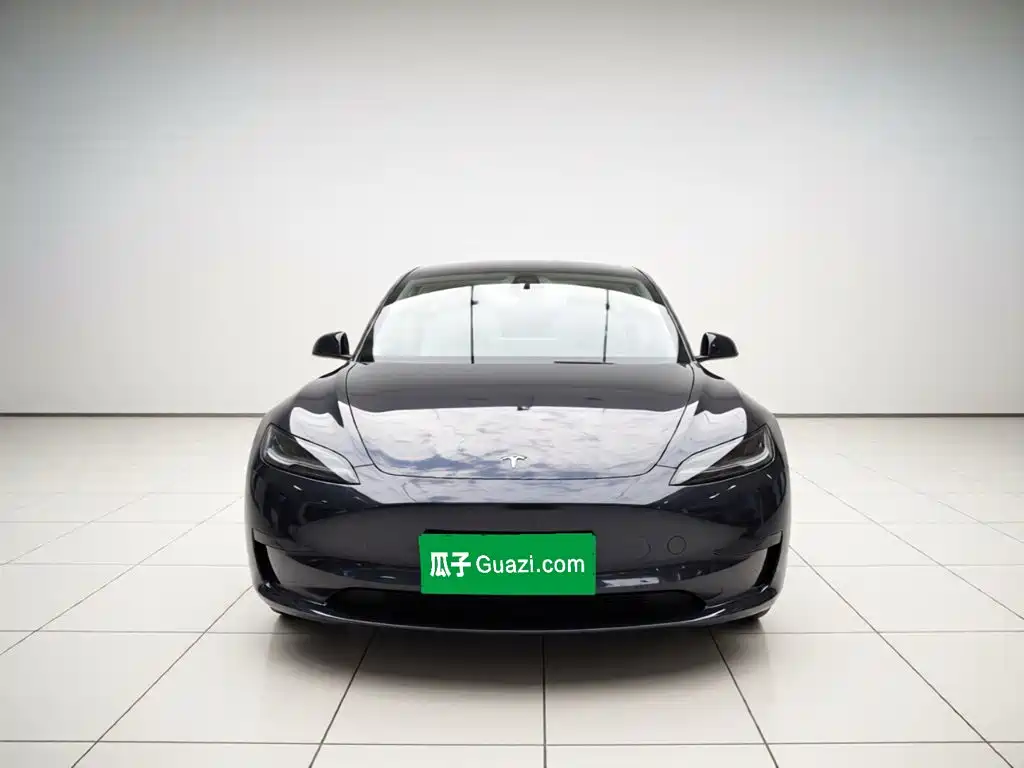 Tesla Model 3 — миниатюра 2