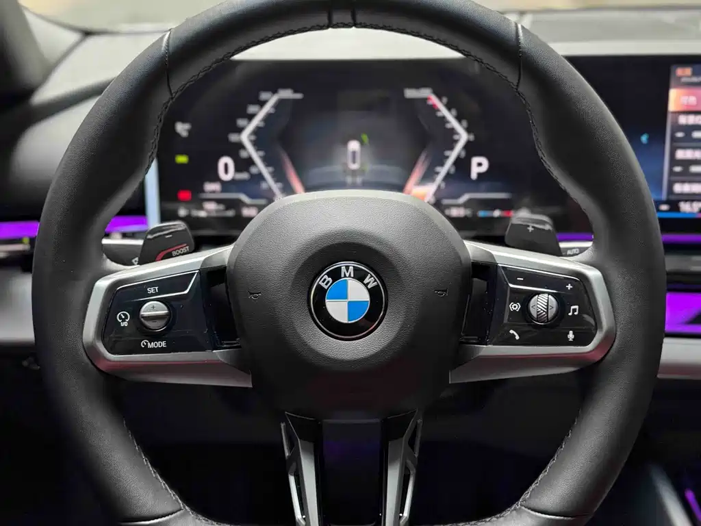 BMW 5 Series — миниатюра 13