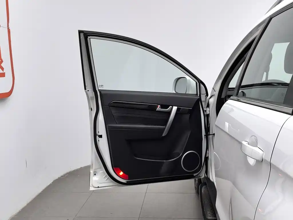 Chevrolet Captiva — миниатюра 8