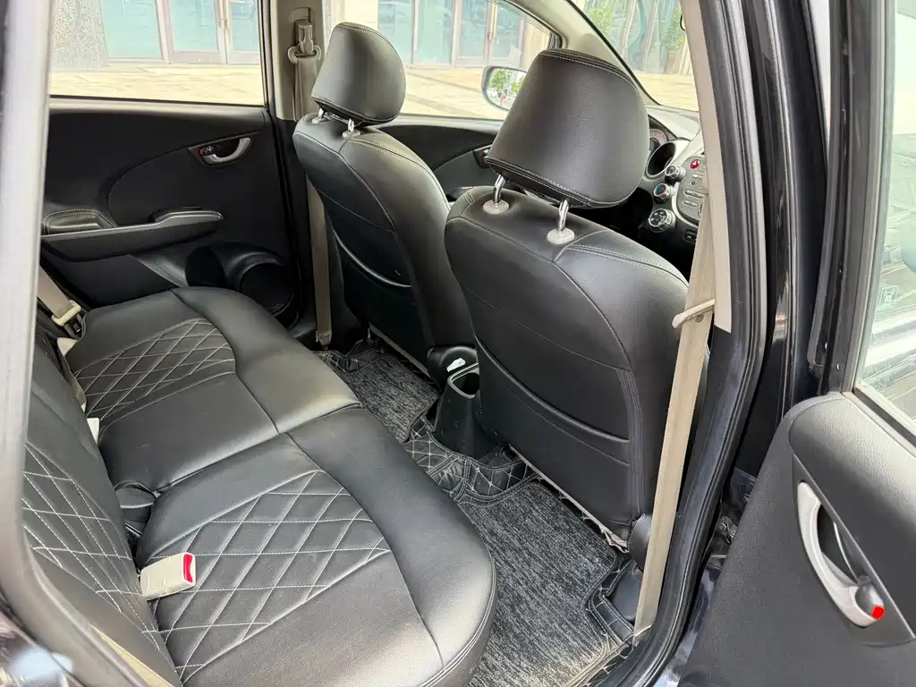 Honda Fit — миниатюра 11