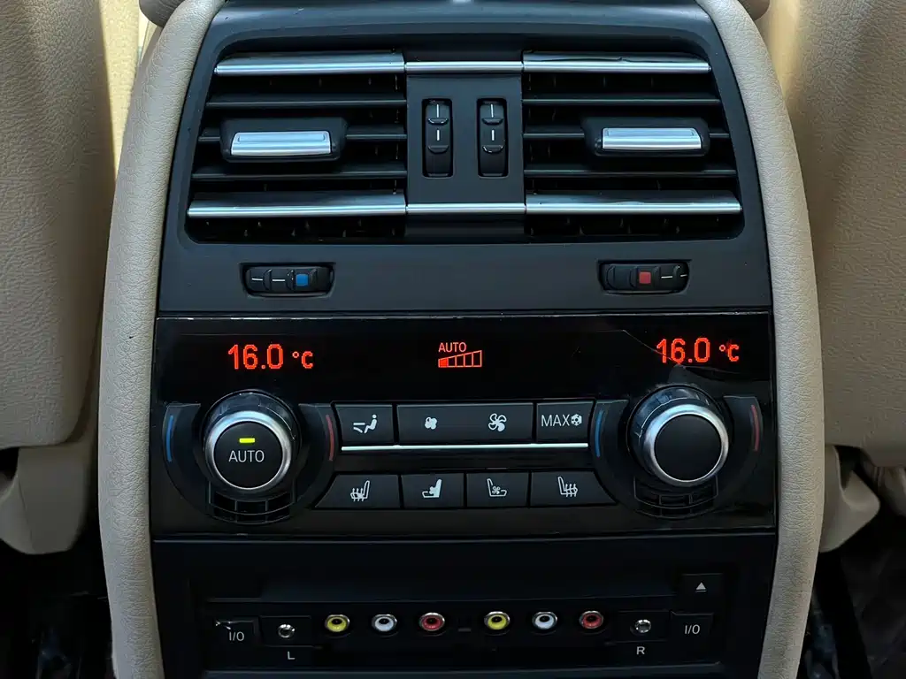 BMW 7 Series — миниатюра 15