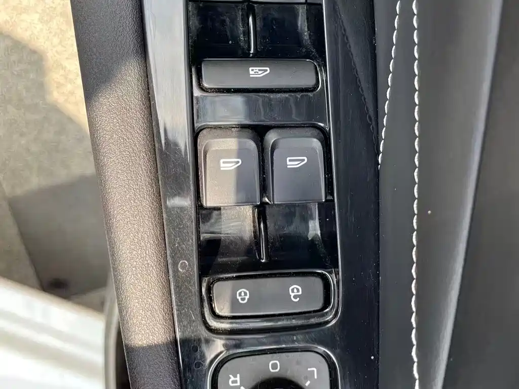 Geely Emgrand — миниатюра 12