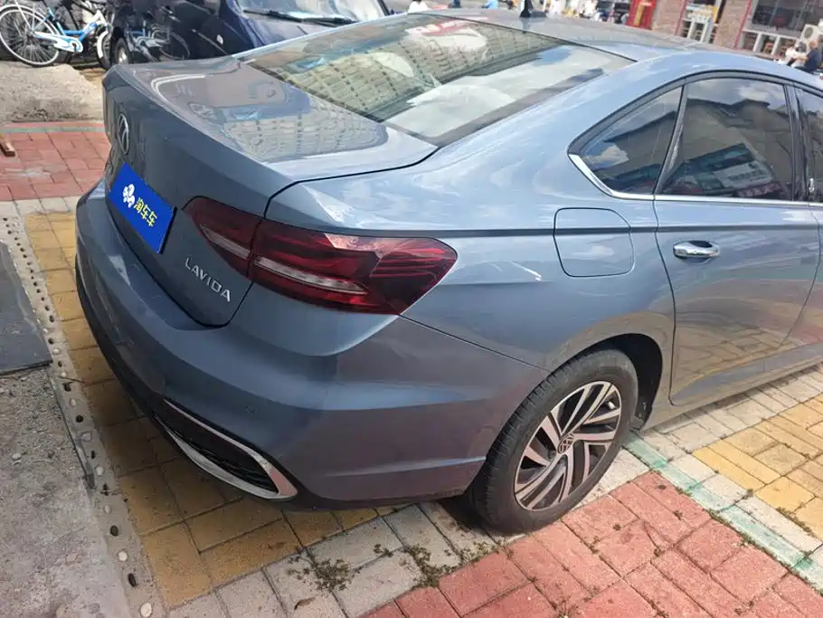Volkswagen Lavida — миниатюра 3