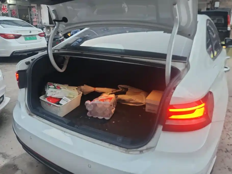 Volkswagen Lavida — миниатюра 4