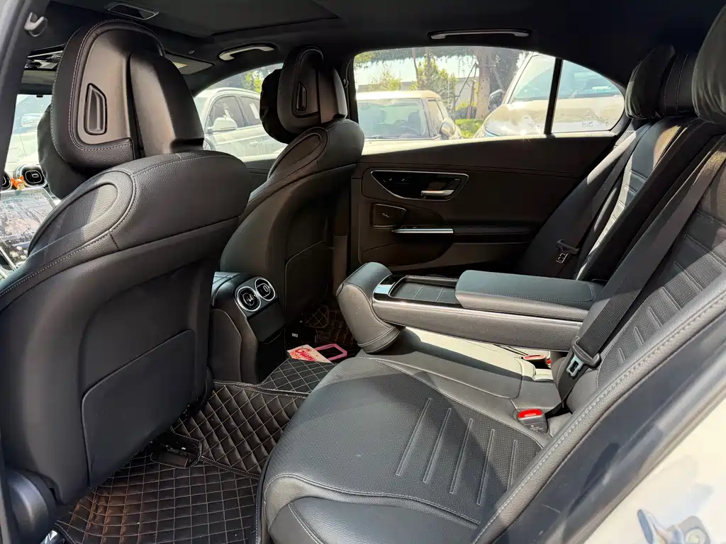 Mercedes-Benz C-Class — миниатюра 5
