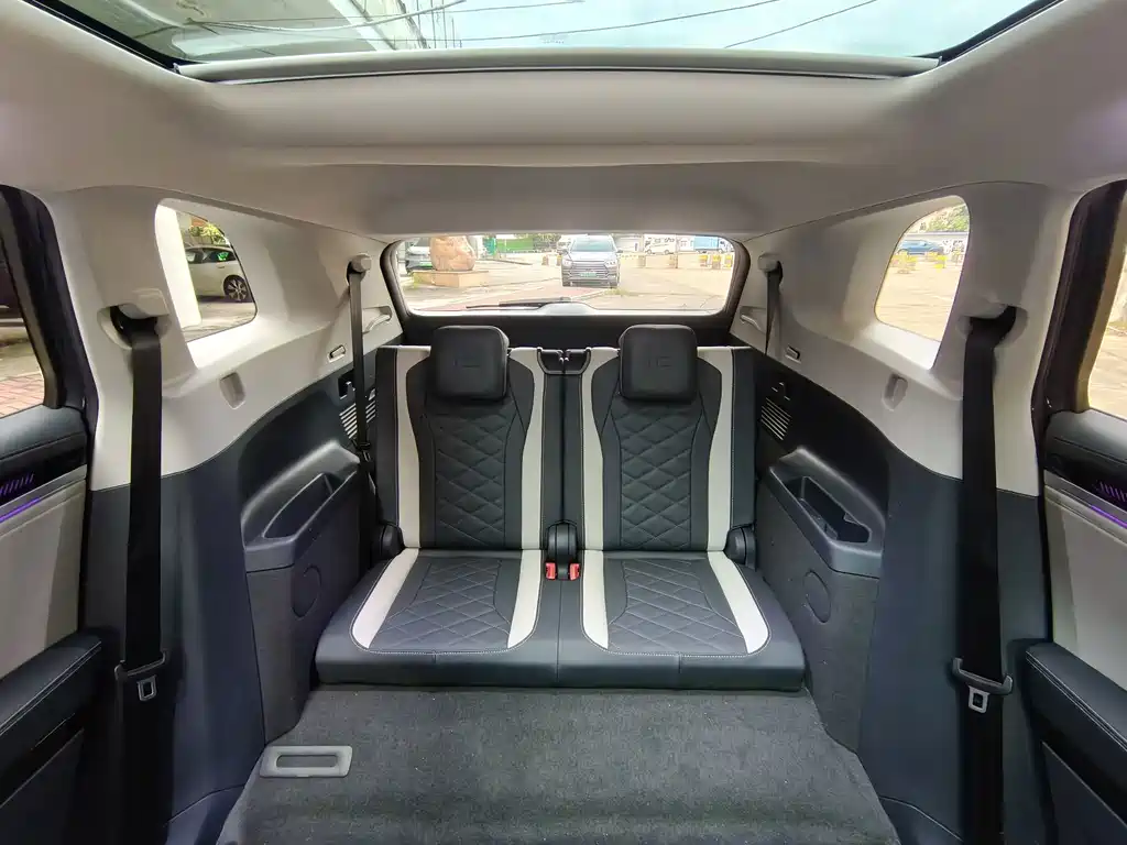 Volkswagen ID.6 Crozz — миниатюра 19