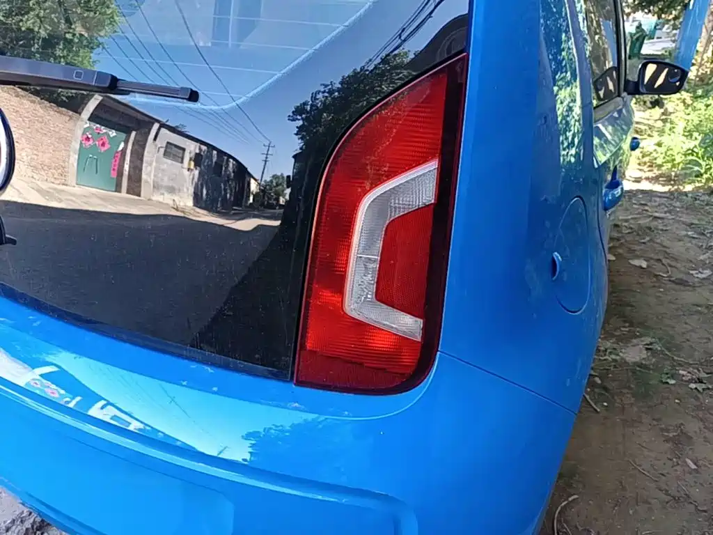 Volkswagen up! — миниатюра 8