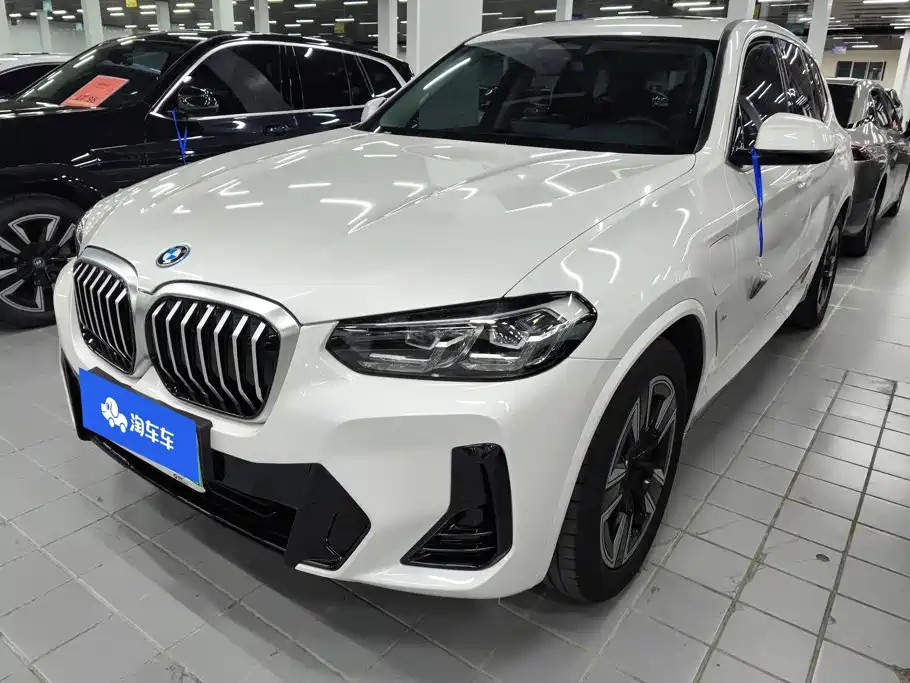 BMW iX3