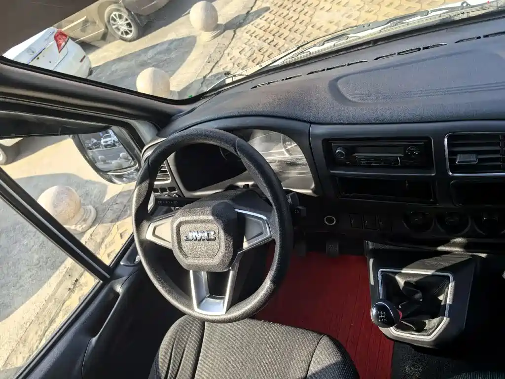 JMC Tesla — миниатюра 4