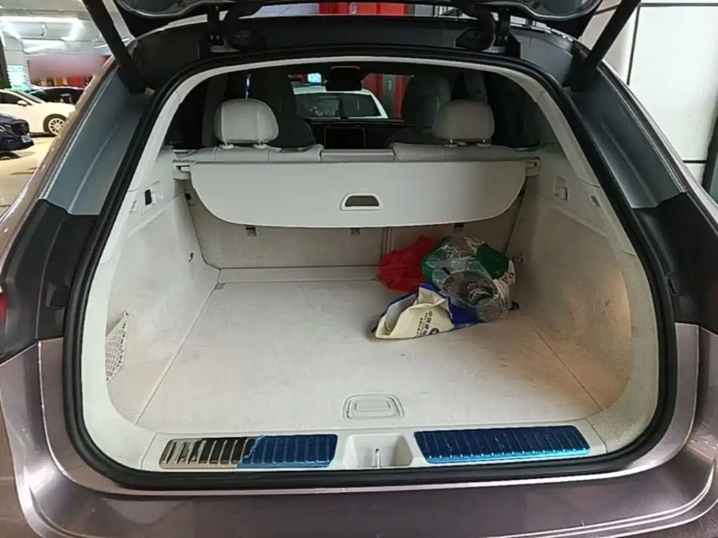 Mercedes-Benz EQE SUV — миниатюра 19