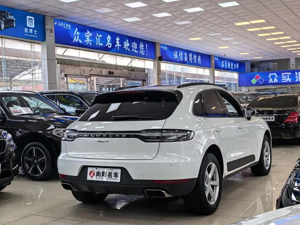 Porsche Macan — миниатюра 6