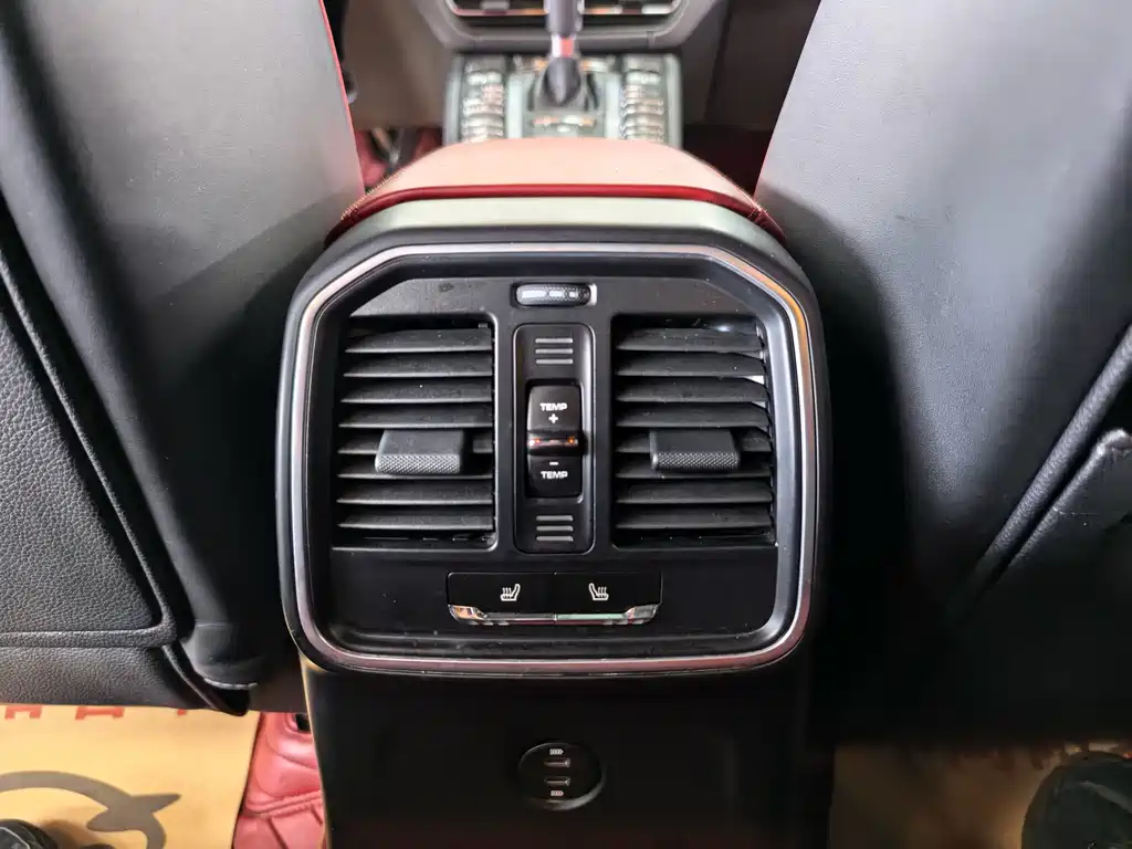 Porsche Macan — миниатюра 12
