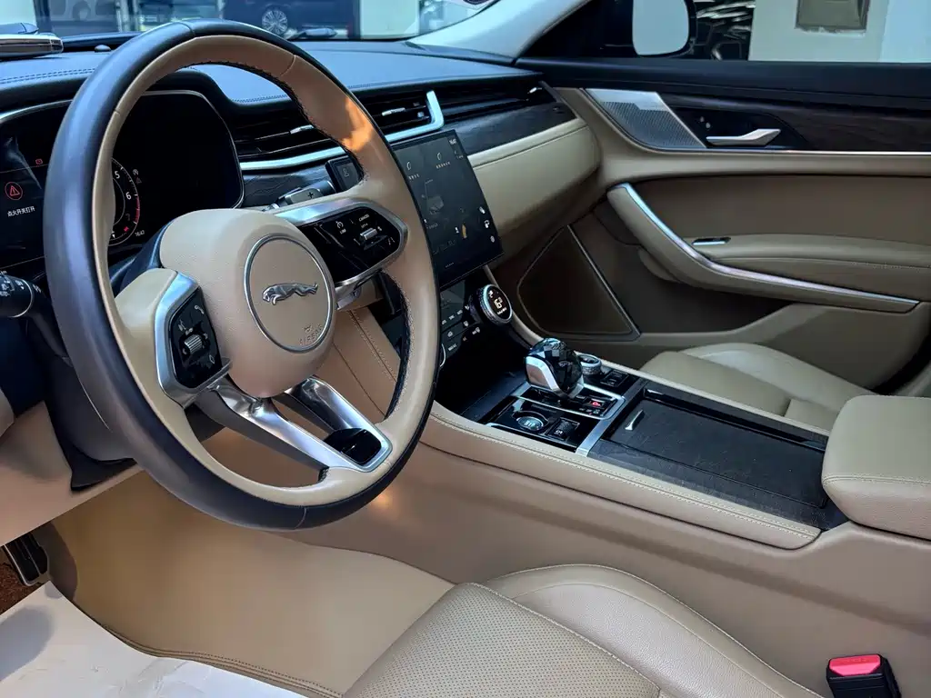 Jaguar XFL — миниатюра 8