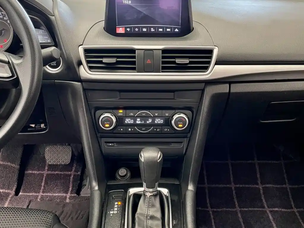 Mazda 3 Axela — миниатюра 9
