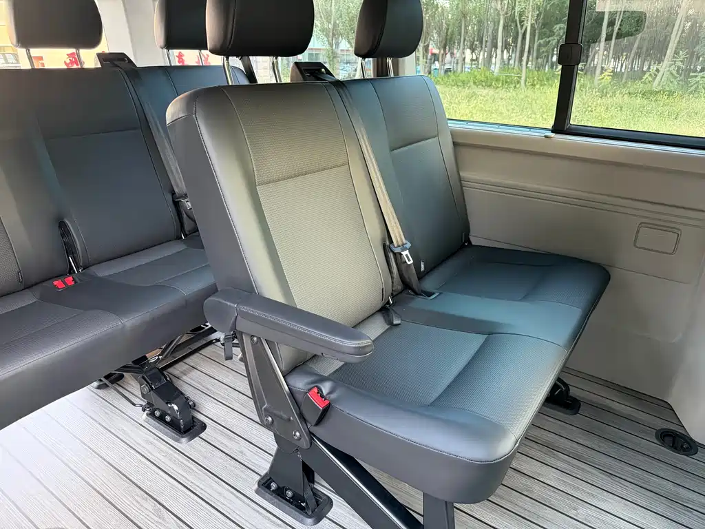 Volkswagen Caravelle — миниатюра 16