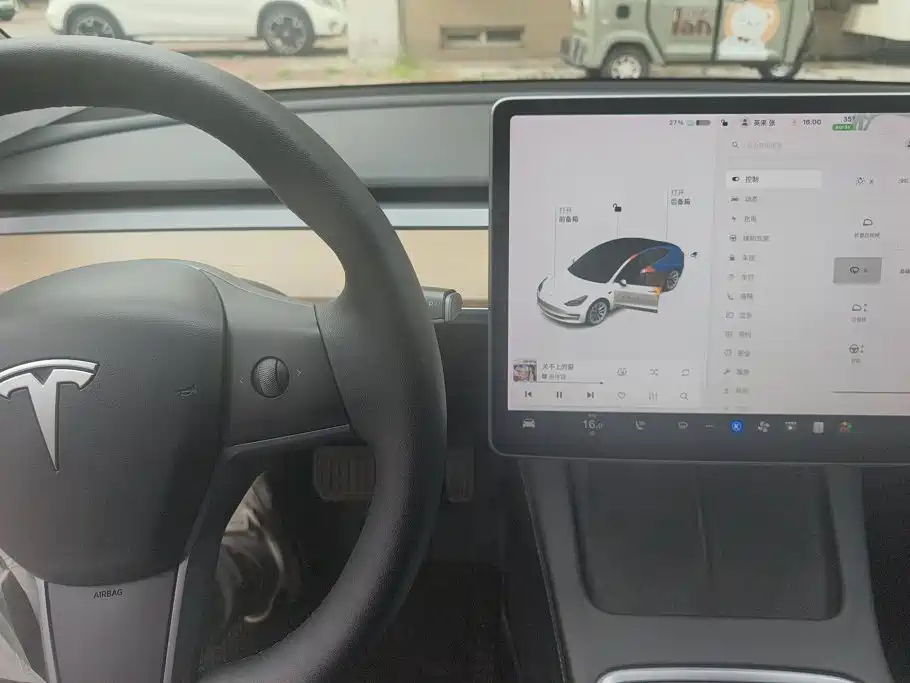 Tesla Model 3 — миниатюра 13