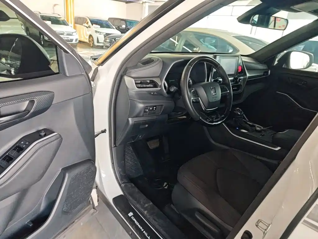 Toyota Crown Kluger — миниатюра 16