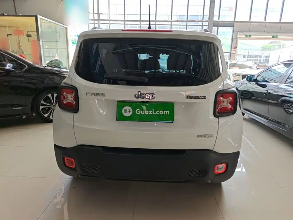 Jeep Renegade — миниатюра 6