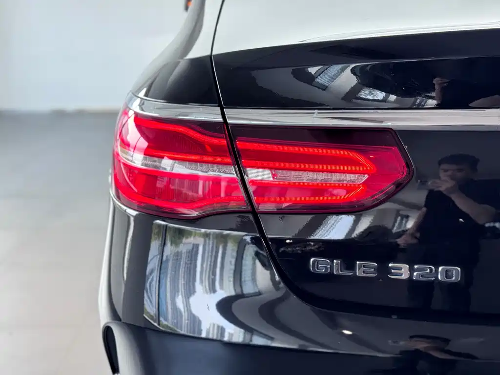 Mercedes-Benz GLE Coupe — миниатюра 13