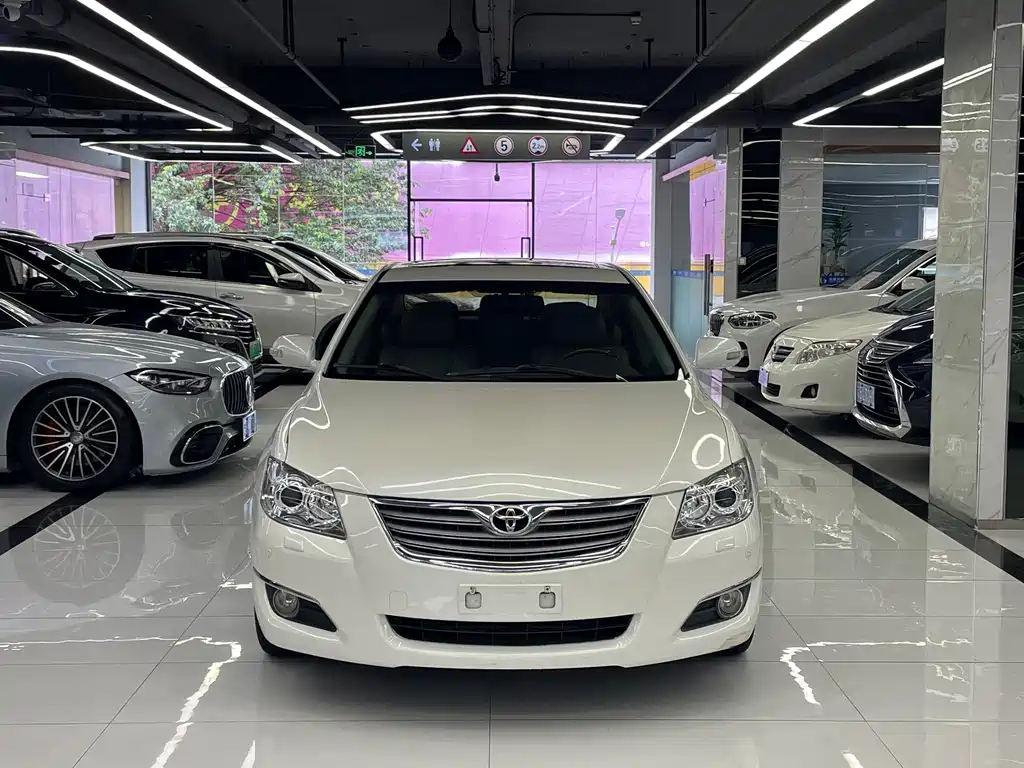 Toyota Camry — миниатюра 2