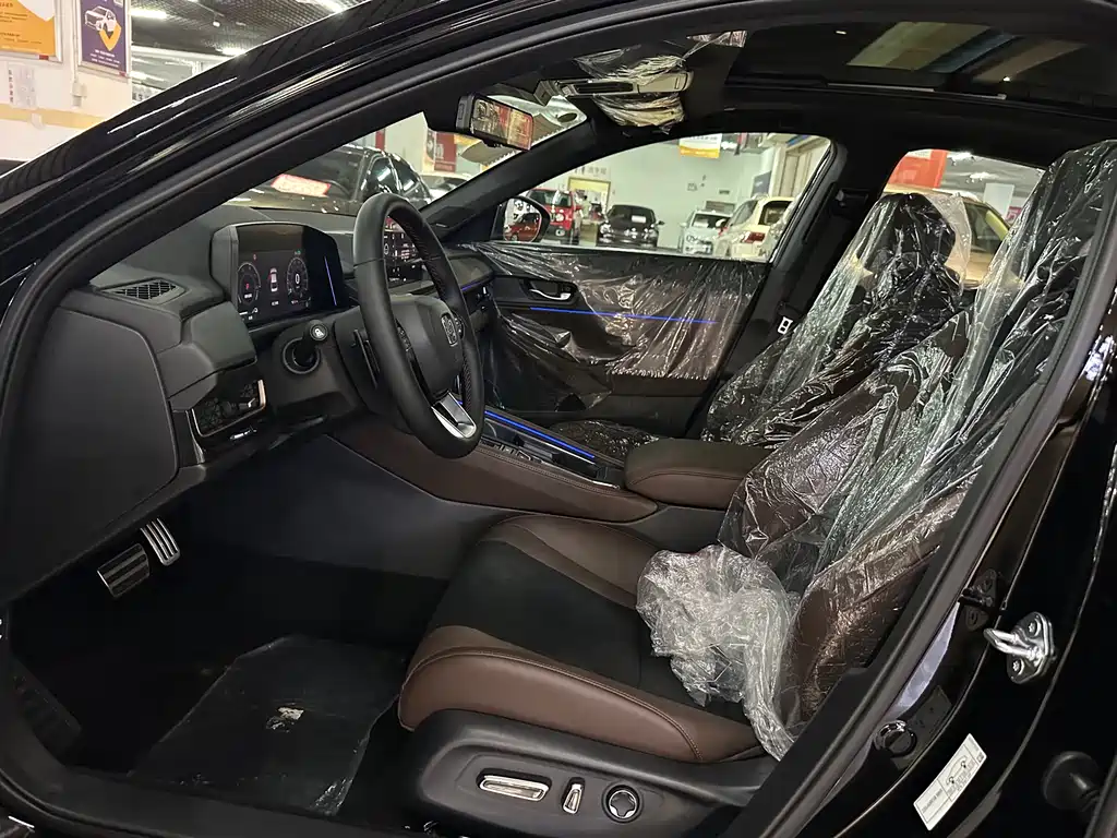 Honda Inspire PHEV — миниатюра 10
