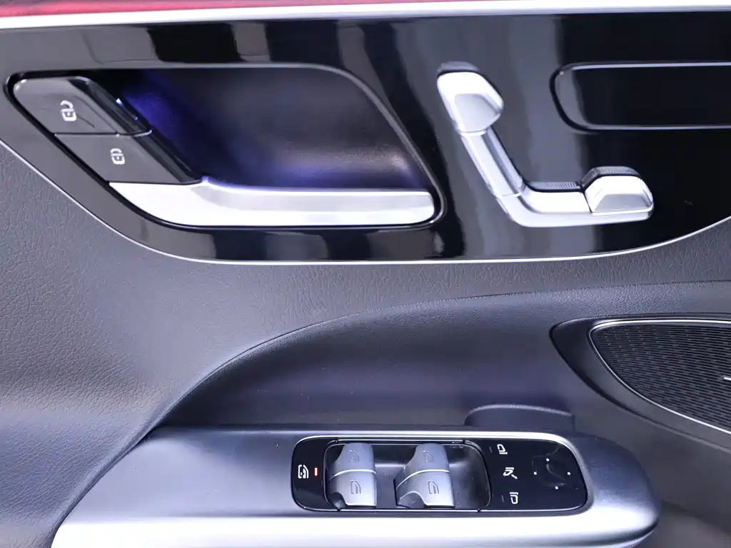Mercedes-Benz C-Class — миниатюра 17