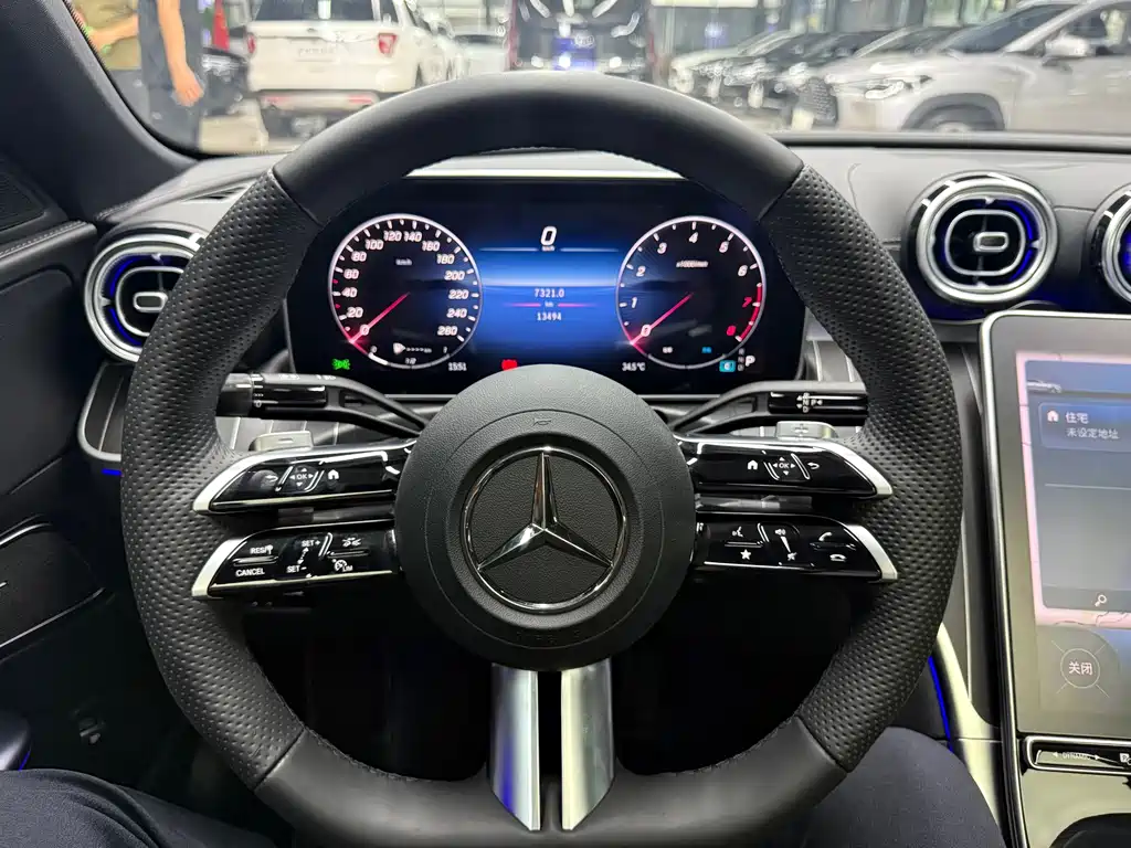 Mercedes-Benz C-Class — миниатюра 11