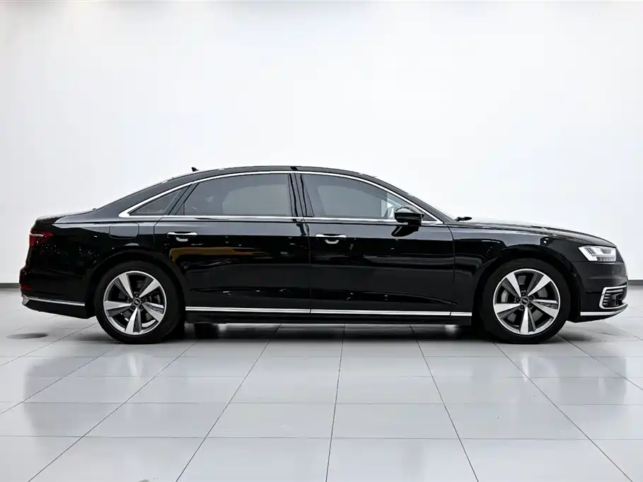 Audi A8 New Energy A8L 60 TFSIe quattro Collection Edition, фото 6