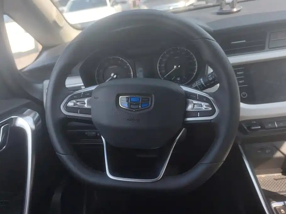 Geely Vision X3 — миниатюра 15